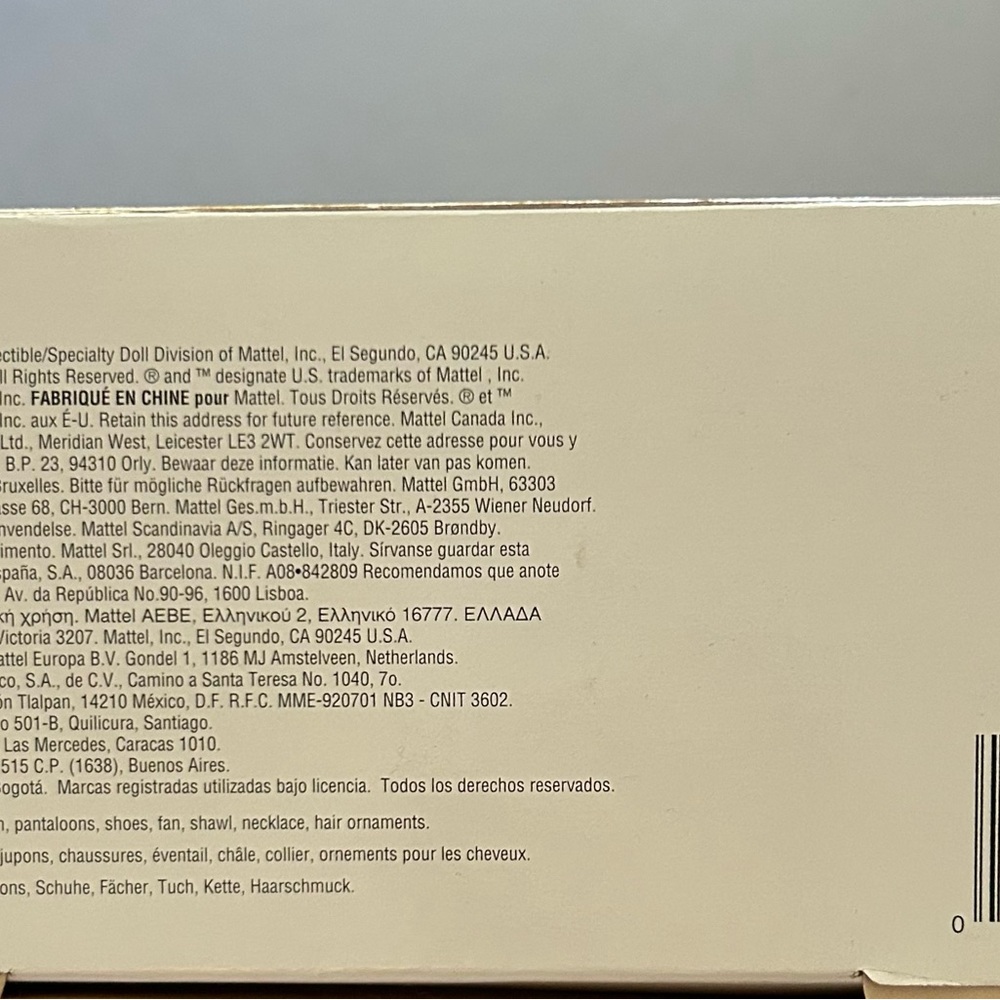 Barbie Empress Sissy in White and Gold Gown - Picture 4 of 4